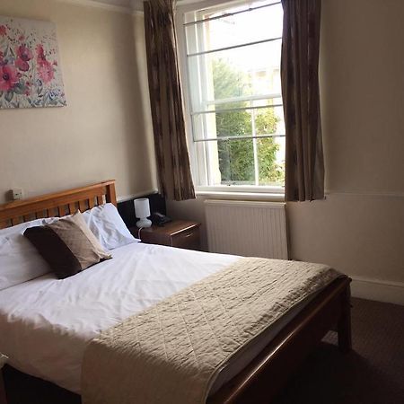 The Pines Guest Accommodation Chippenham  Exterior photo